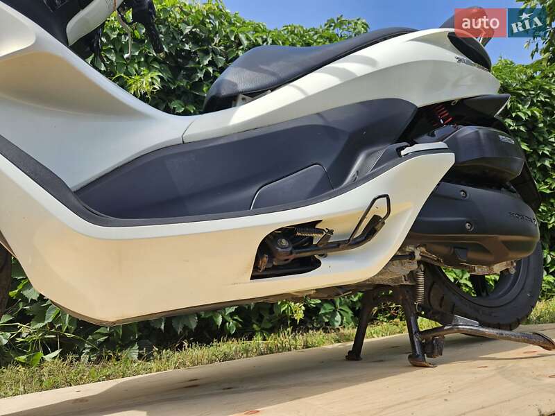 Макси-скутер Honda PCX 150 2014 в Южноукраинске
