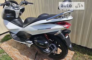 Макси-скутер Honda PCX 150 2014 в Первомайске