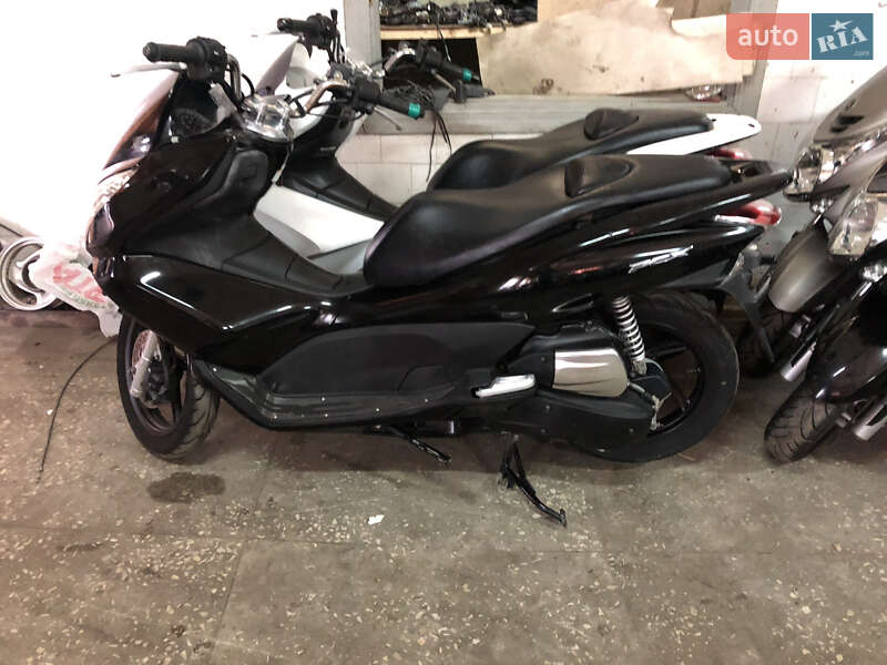 Максі-скутер Honda PCX 150 2017 в Сарнах