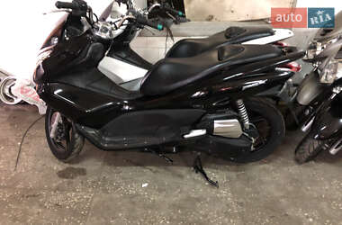 Макси-скутер Honda PCX 150 2017 в 