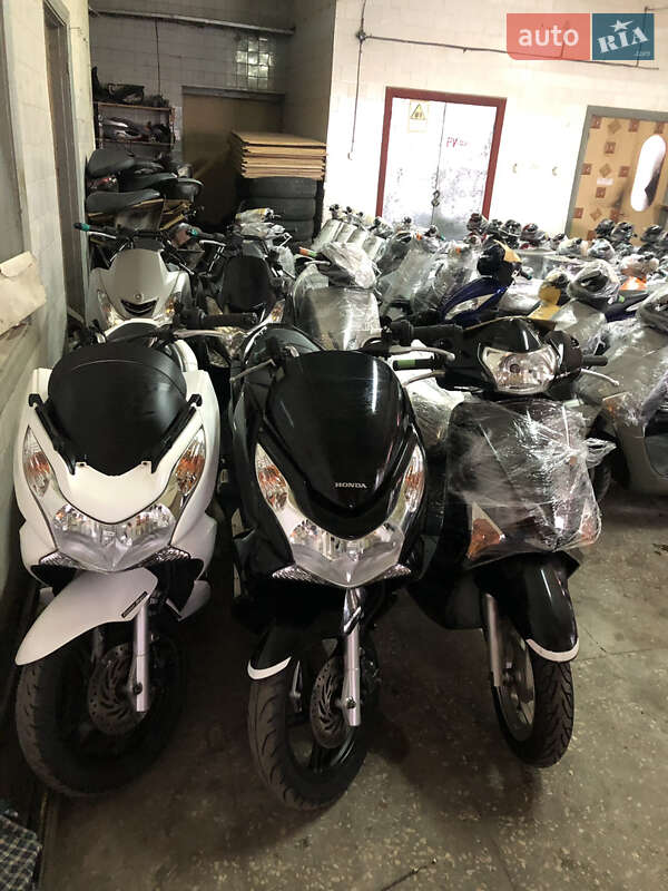 Максі-скутер Honda PCX 150 2017 в Сарнах