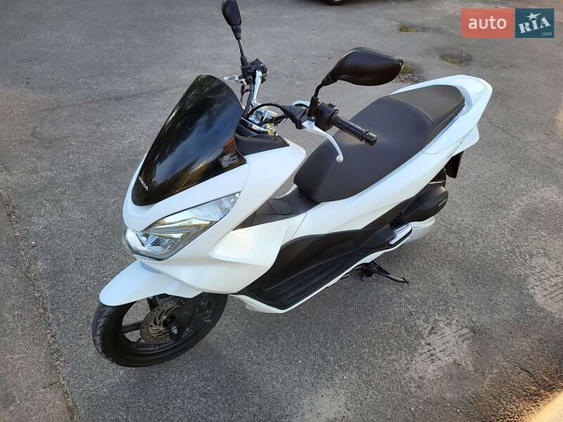 Макси-скутер Honda PCX 150 2015 в Остер