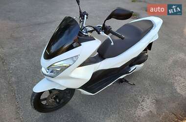 Макси-скутер Honda PCX 150 2015 в 