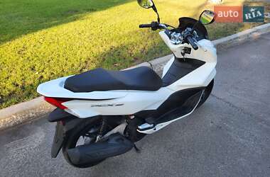 Макси-скутер Honda PCX 150 2015 в 