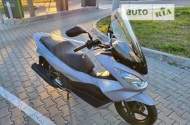 Максі-скутер Honda PCX 150 2016 в Чернігові