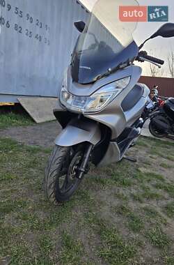 Максі-скутер Honda PCX 150 2014 в 