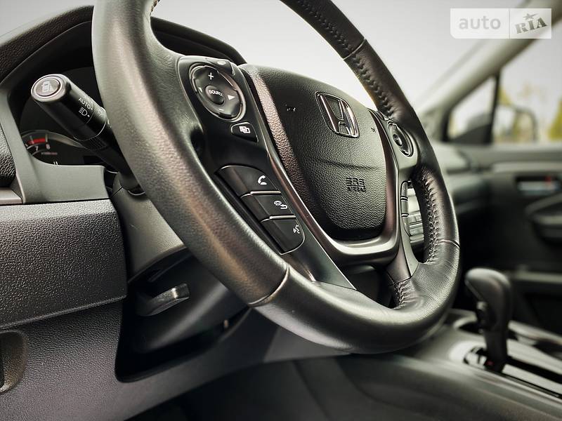 Позашляховик / Кросовер Honda Pilot 2016 в Чернівцях
