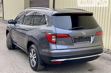 Внедорожник / Кроссовер Honda Pilot 2016 в 