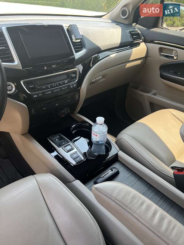 Позашляховик / Кросовер Honda Pilot 2017 в Дніпрі фото 29 Позашляховик / Кросовер Honda Pilot 2017 в Дніпрі
