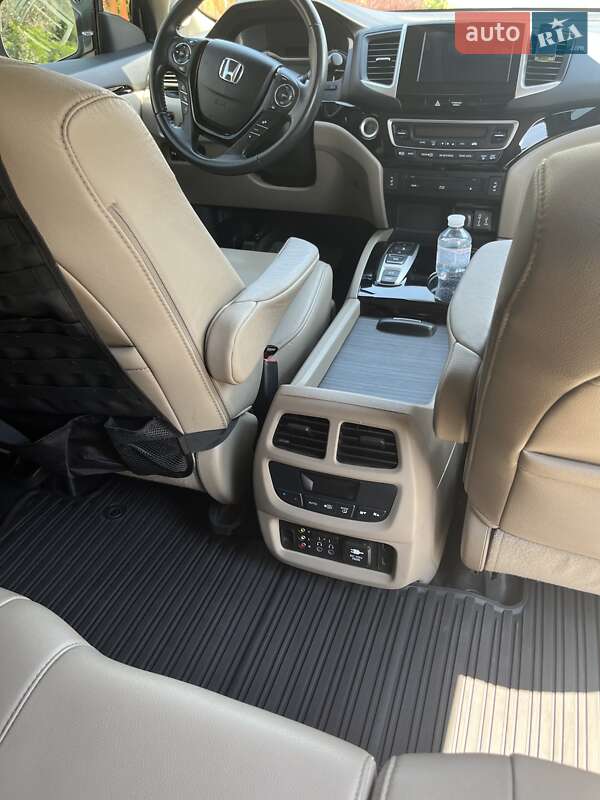 Позашляховик / Кросовер Honda Pilot 2017 в Дніпрі фото 38 Позашляховик / Кросовер Honda Pilot 2017 в Дніпрі