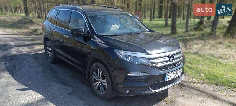 Внедорожник / Кроссовер Honda Pilot 2017 в Костополе