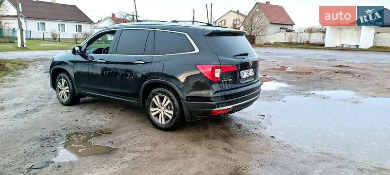Внедорожник / Кроссовер Honda Pilot 2017 в Костополе