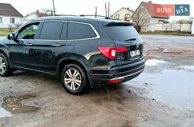 Позашляховик / Кросовер Honda Pilot 2017 в 