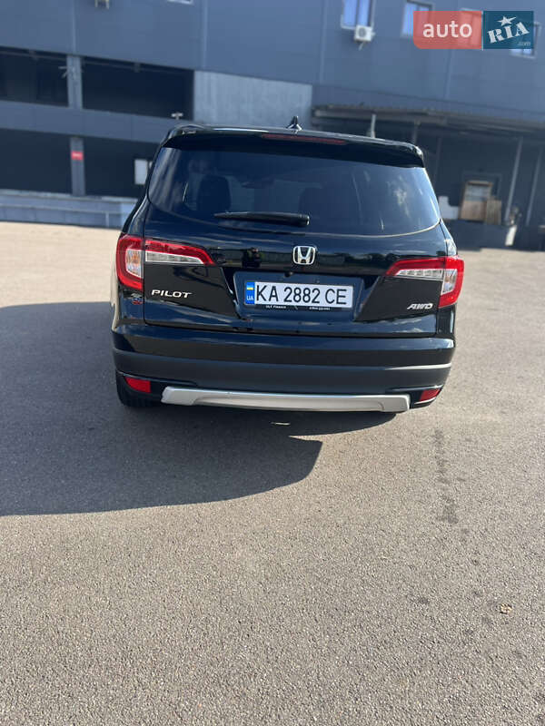 Внедорожник / Кроссовер Honda Pilot 2018 в Киеве