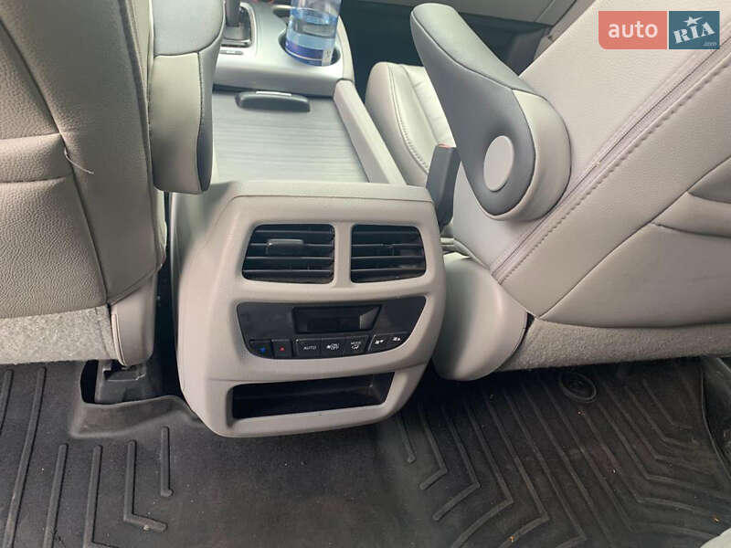 Внедорожник / Кроссовер Honda Pilot 2016 в Киеве