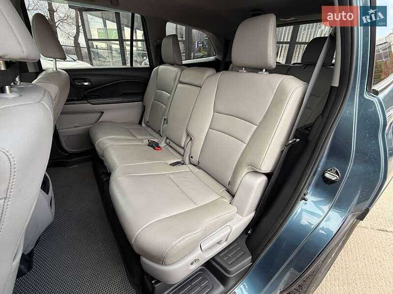 Внедорожник / Кроссовер Honda Pilot 2017 в Киеве