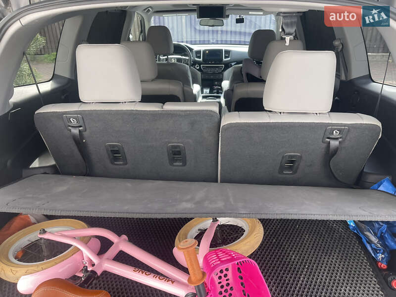 Внедорожник / Кроссовер Honda Pilot 2016 в Киеве