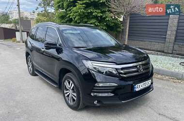 Позашляховик / Кросовер Honda Pilot 2018 в 