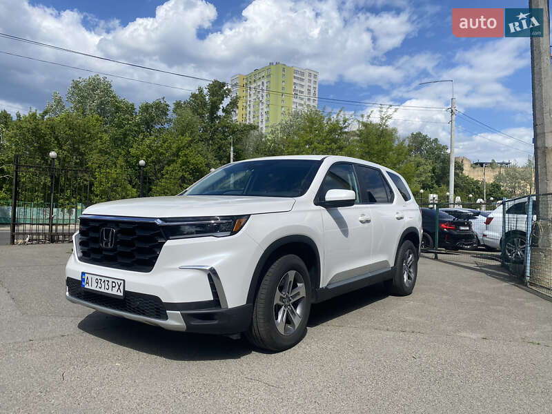 Позашляховик / Кросовер Honda Pilot 2023 в 