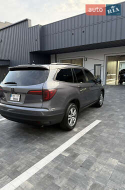Внедорожник / Кроссовер Honda Pilot 2016 в 