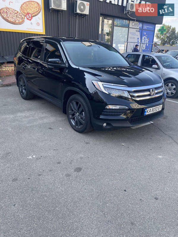 Внедорожник / Кроссовер Honda Pilot 2017 в Киеве
