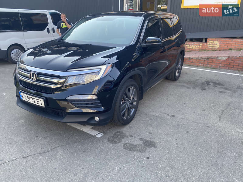 Внедорожник / Кроссовер Honda Pilot 2017 в Киеве