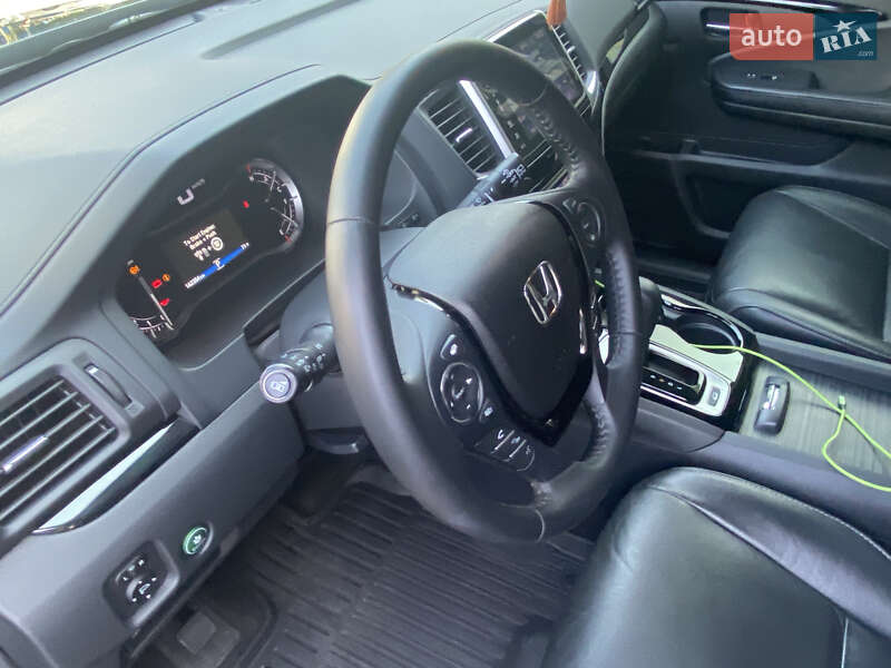 Внедорожник / Кроссовер Honda Pilot 2017 в Киеве