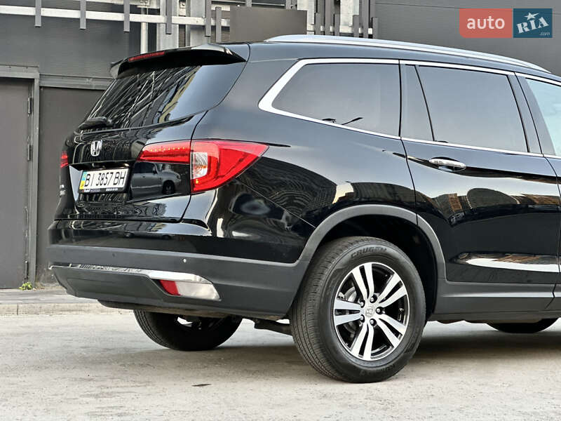 Внедорожник / Кроссовер Honda Pilot 2017 в Киеве