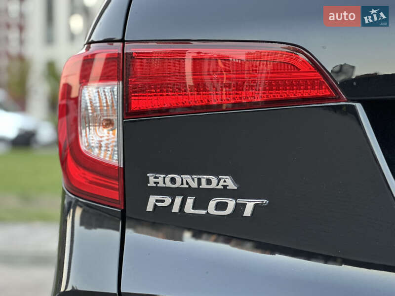 Внедорожник / Кроссовер Honda Pilot 2017 в Киеве