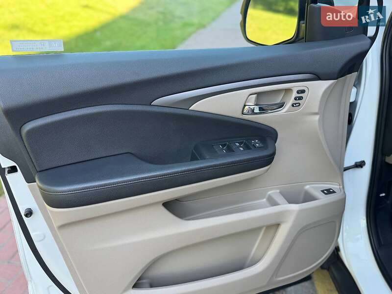 Позашляховик / Кросовер Honda Pilot 2021 в Києві фото 20 Позашляховик / Кросовер Honda Pilot 2021 в Києві