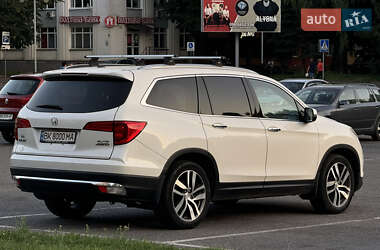 Внедорожник / Кроссовер Honda Pilot 2016 в 