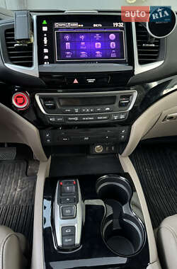 Внедорожник / Кроссовер Honda Pilot 2016 в 