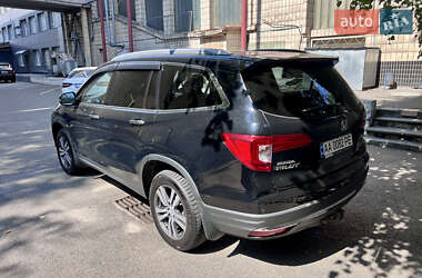 Позашляховик / Кросовер Honda Pilot 2017 в 