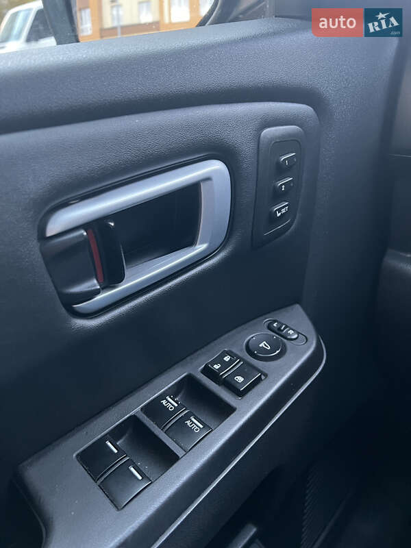 Внедорожник / Кроссовер Honda Pilot 2008 в Вишневом фото 24 Внедорожник / Кроссовер Honda Pilot 2008 в Вишневом