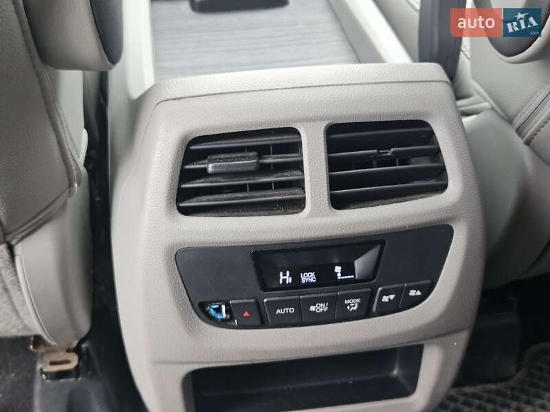 Позашляховик / Кросовер Honda Pilot 2016 в Києві