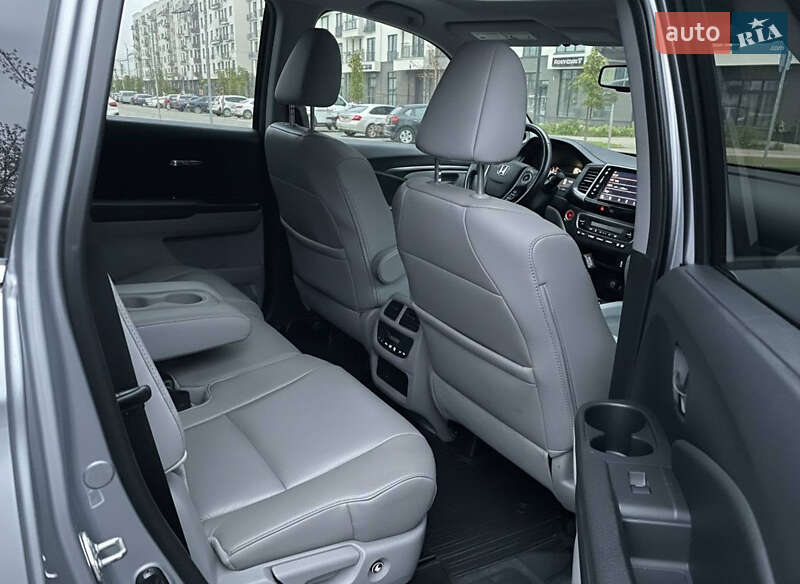Позашляховик / Кросовер Honda Pilot 2017 в Києві