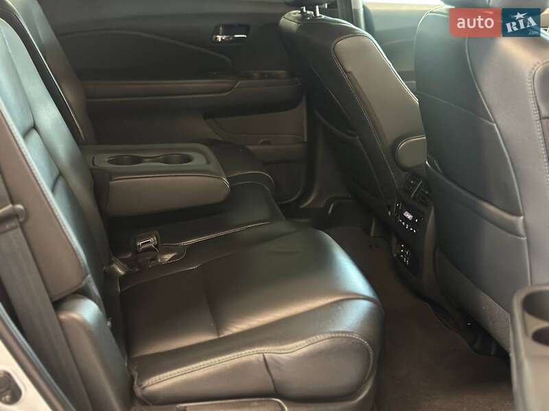 Позашляховик / Кросовер Honda Pilot 2018 в Львові