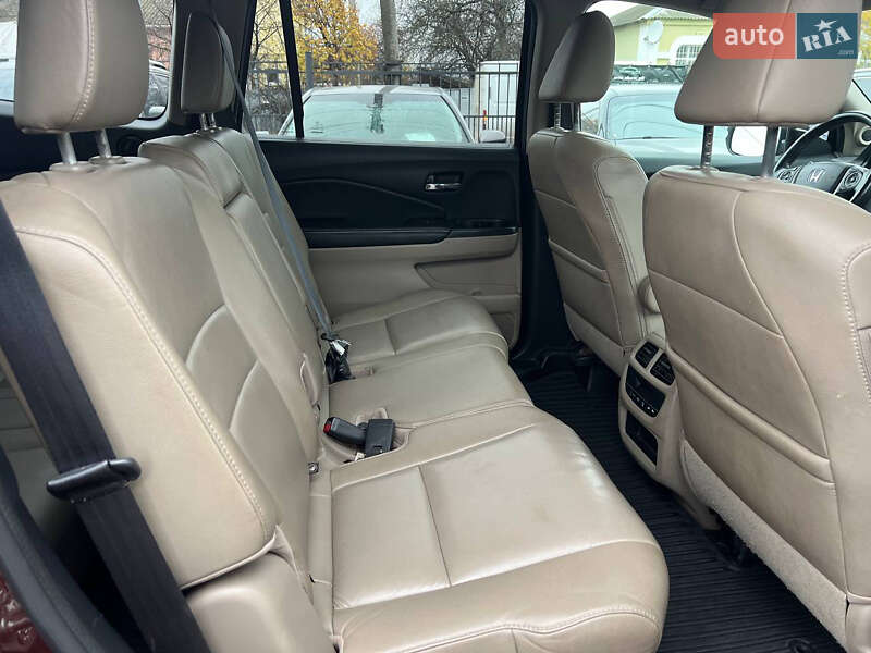 Внедорожник / Кроссовер Honda Pilot 2016 в Полтаве