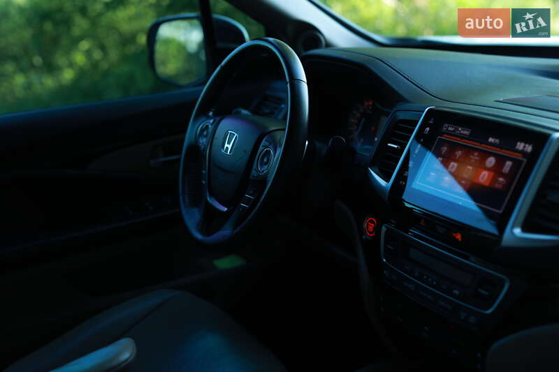 Внедорожник / Кроссовер Honda Pilot 2017 в Киеве