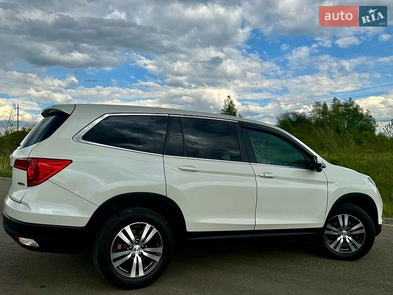 Позашляховик / Кросовер Honda Pilot 2017 в Трускавці