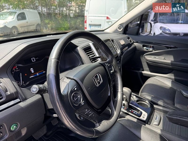 Внедорожник / Кроссовер Honda Pilot 2017 в Днепре