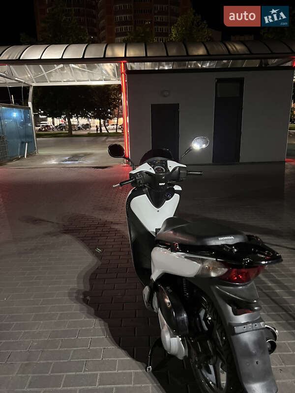 Макси-скутер Honda SH 150 2012 в Белой Церкви