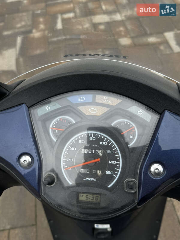 Максі-скутер Honda SH 150 2012 в Чернівцях фото 5 Максі-скутер Honda SH 150 2012 в Чернівцях