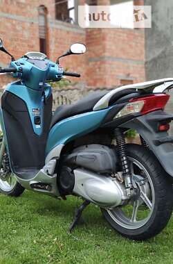 Скутер Honda SH 300i 2011 в Чернівцях