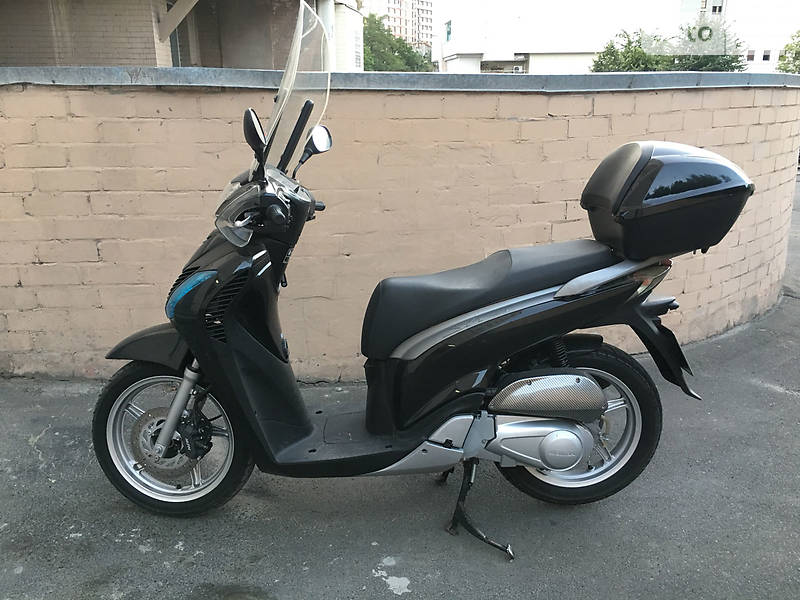 Макси-скутер Honda SH 50 2012 в Киеве