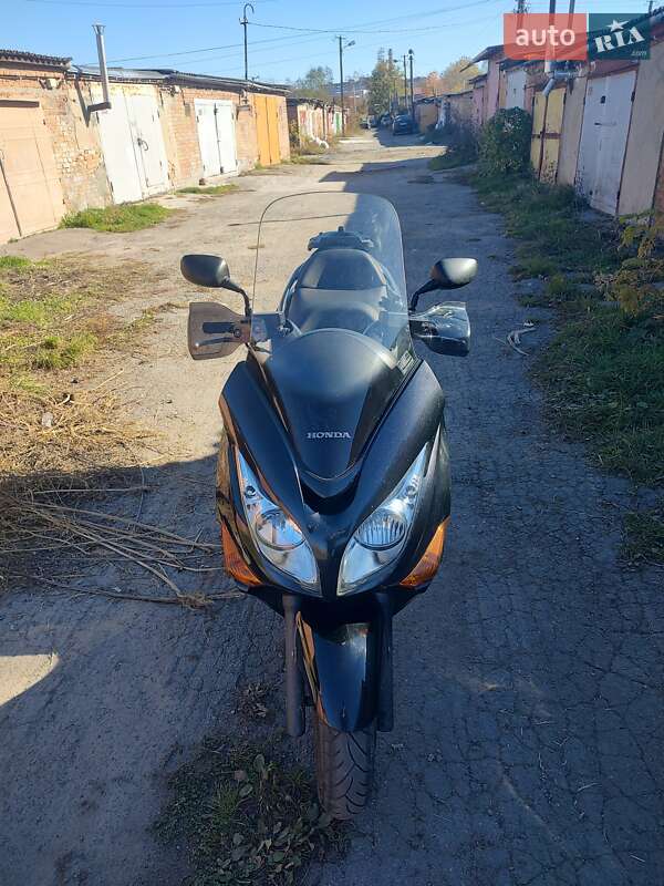 Макси-скутер Honda Silver Wing 400 2010 в 