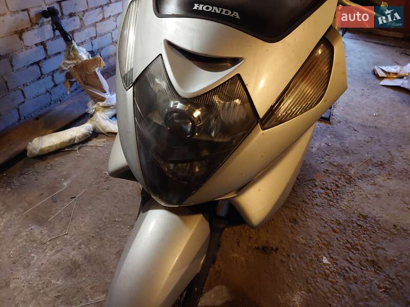 Скутер Honda Silver Wing 400 2002 в Запоріжжі