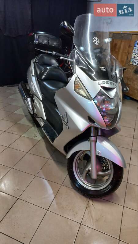 Максі-скутер Honda Silver Wing 600 2002 в Одесі