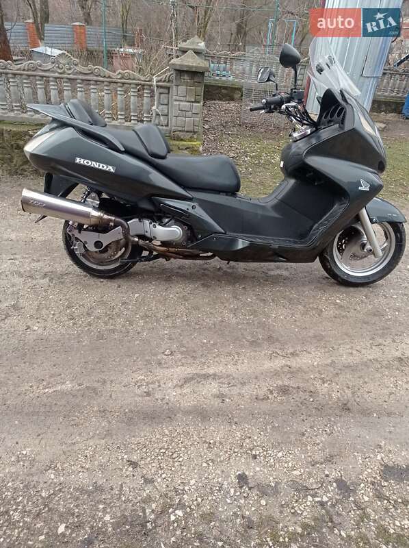 Макси-скутер Honda Silver Wing 600 2001 в Тернополе