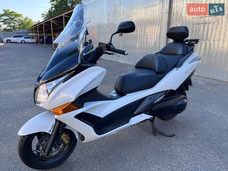 Грузовые мотороллеры, мотоциклы, скутеры, мопеды Honda Silver Wing 600 2011 в Одессе